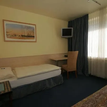 Arosa Oberkassel 3*